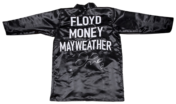 Floyd Mayweather Autographed Boxing Robe (Beckett)